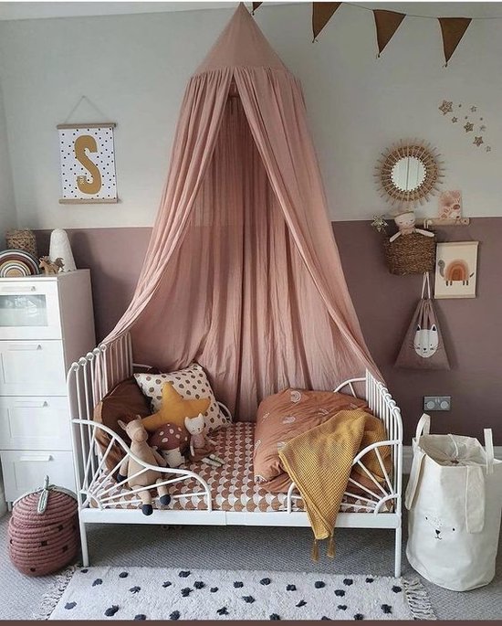 roze klamboe kinderkamer