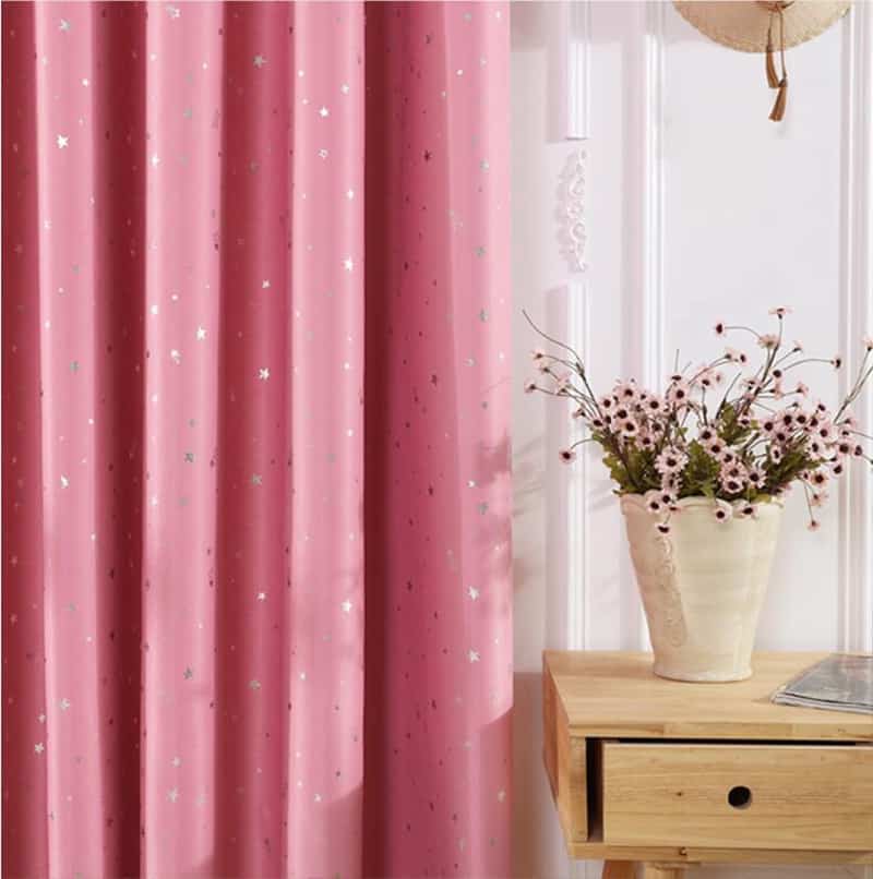 roze gordijnen kinderkamer